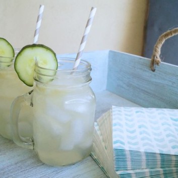 Sparkling Cucumber Lemonade Cocktail